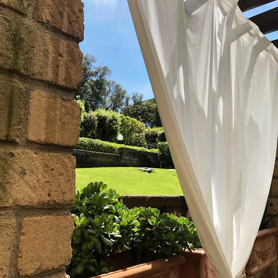 Confortevole Bilocale Giardino Doppio Parcheggio Punta Ala